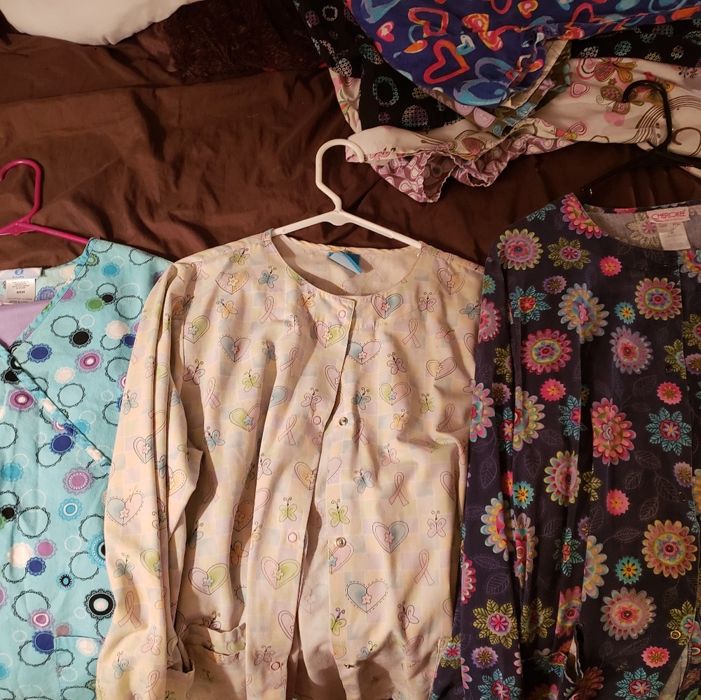 Scrub Sets - image 3